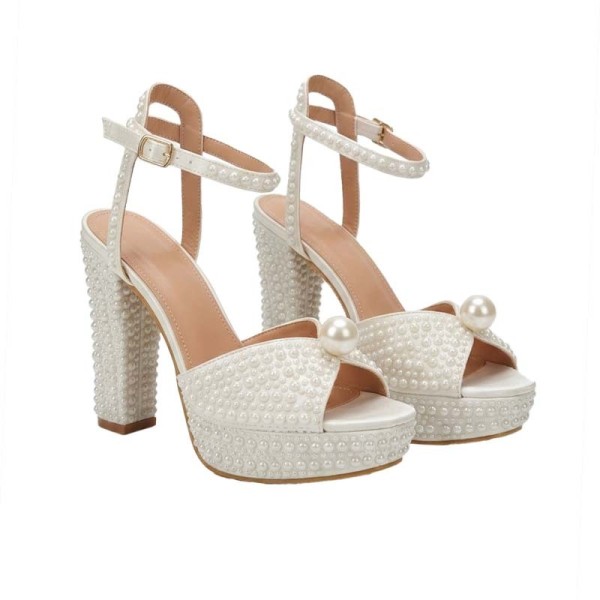 Sandales à perles femme avec bride dorée élégante