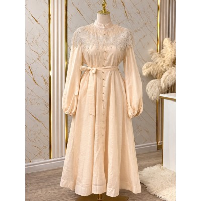 Robe longue femme élégante avec dentelle et ceinture à nouer chic