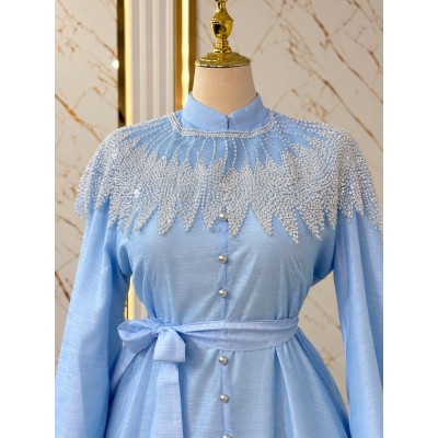 Robe longue femme élégante avec dentelle et ceinture à nouer chic