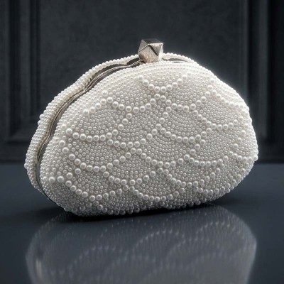 Pochette soirée femme chic au style rétro moderne